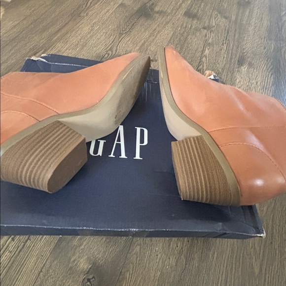 Leather Gap booties in excellent condition - Picture 9 of 12